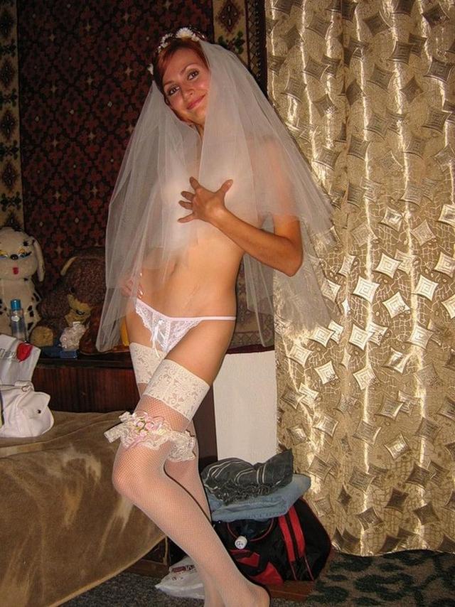 Невесты в одежде и без нее - 6