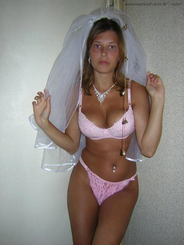 Невесты начинают снимать свои платья - 15